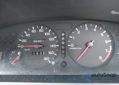 1998 Nissan Skyline z USA, uszkodzony, nr VIN HR33105907